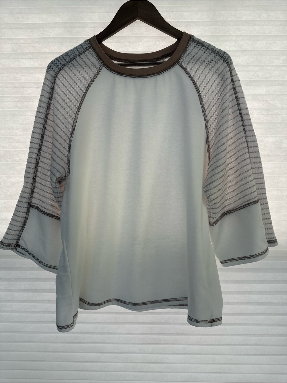 Charming Charlie Striped Raglan Sleeve Top White & Camel Sz Med